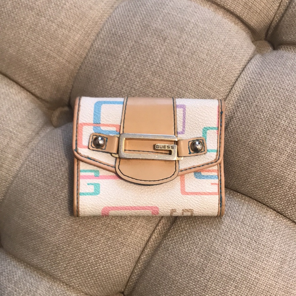Guess Wallet - Picture 2 of 4